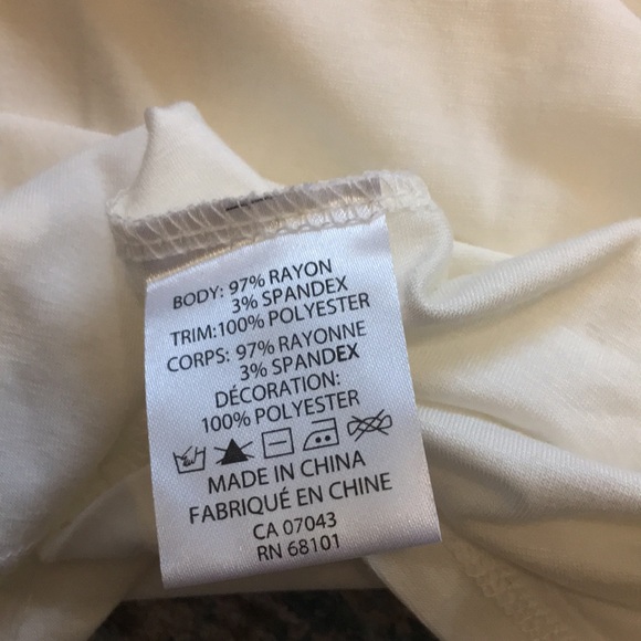 NWT Belldini Ruffle Neckline Off-white Sleeveless Tunic Top - Size Medium - Picture 5 of 10